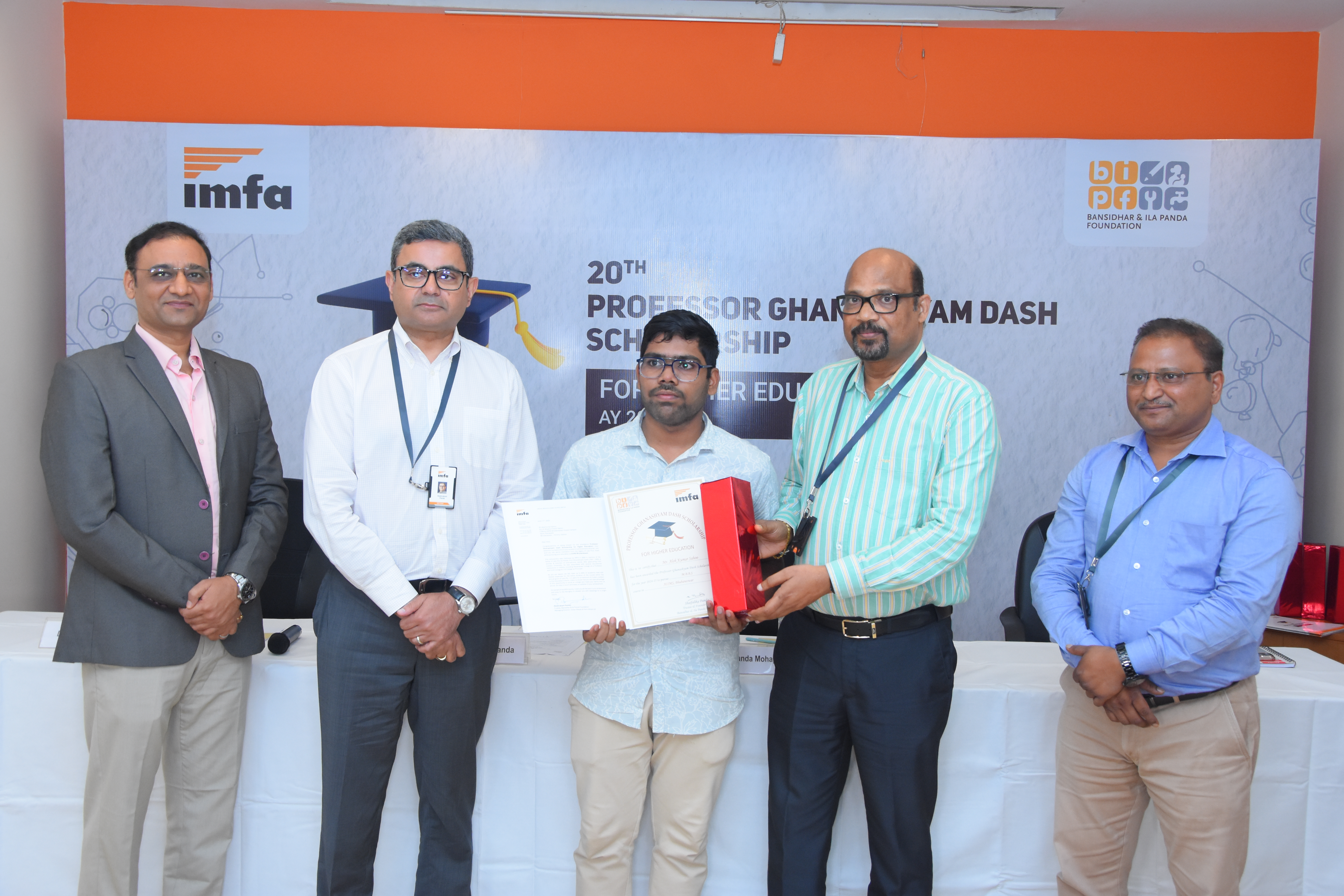 Recipient : Alok Sahoo <br />MBBS,AIIMS,Bhubaneswar