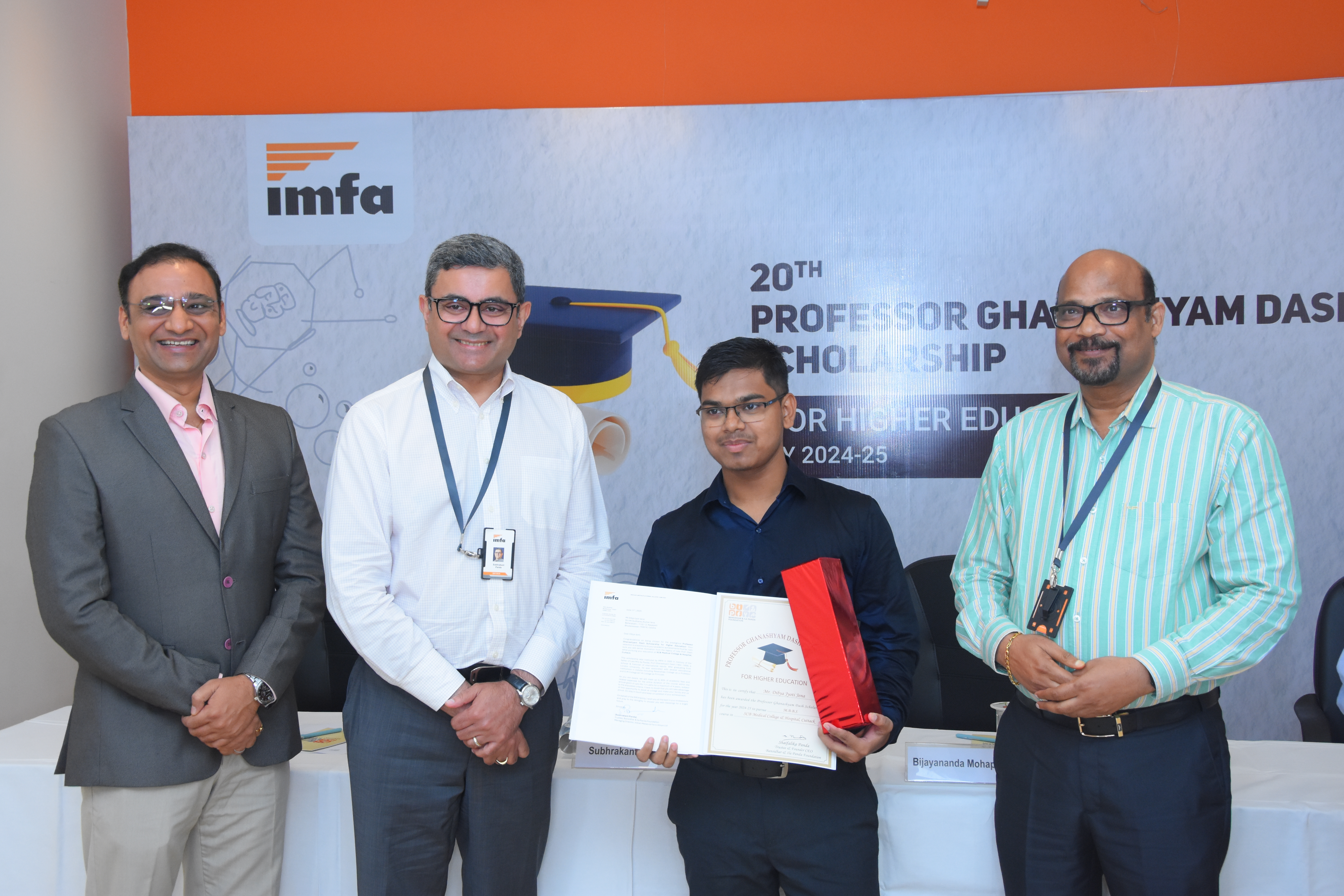 Recipient : Dibya Jyoti Jena <br />MBBS,SCB,Cuttack